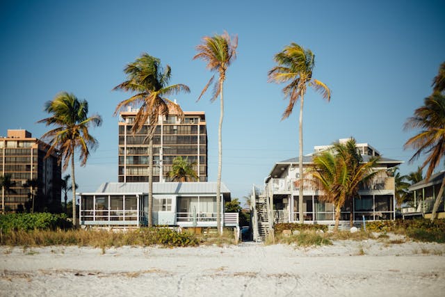 Suburbs in Miami Offering Easy Access to the Ocean